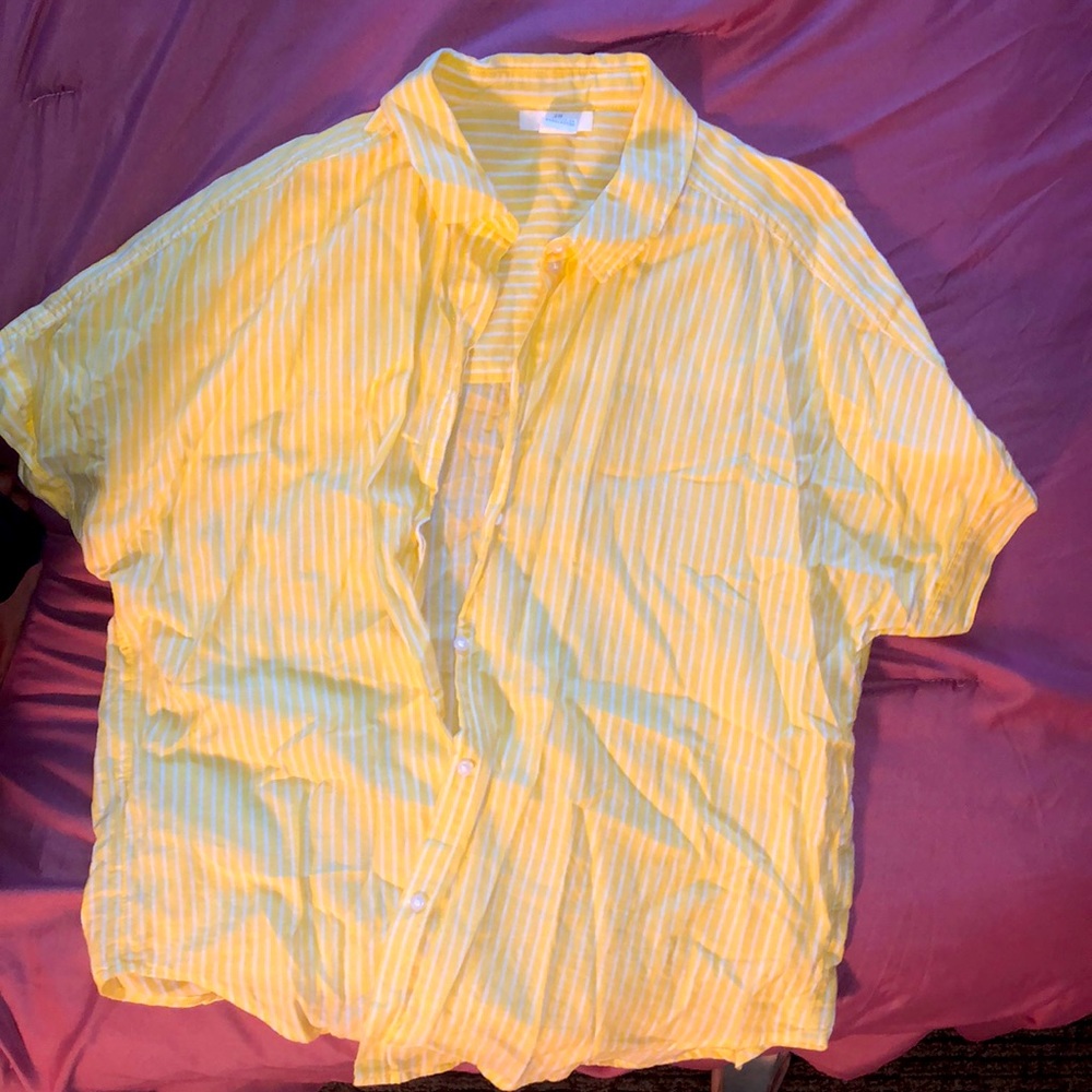 H&M yellow shirt